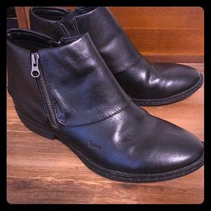 Born b.o.c. Black bootie
